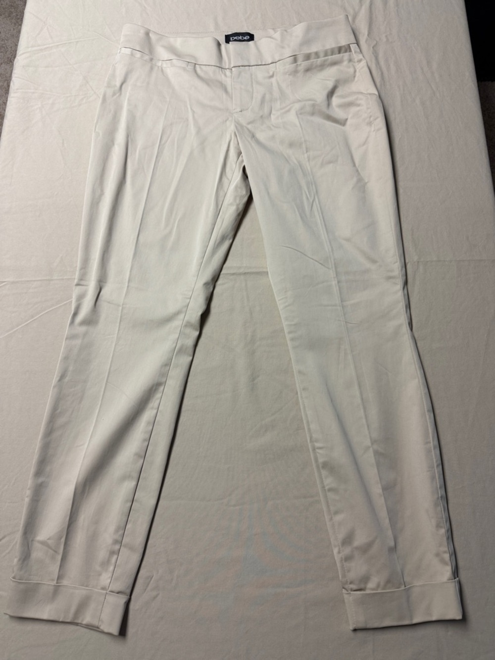 bebe White Capris